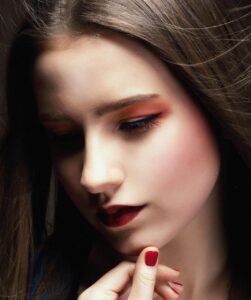 オイリー肌に最適な化粧水スプレーはどう使う？