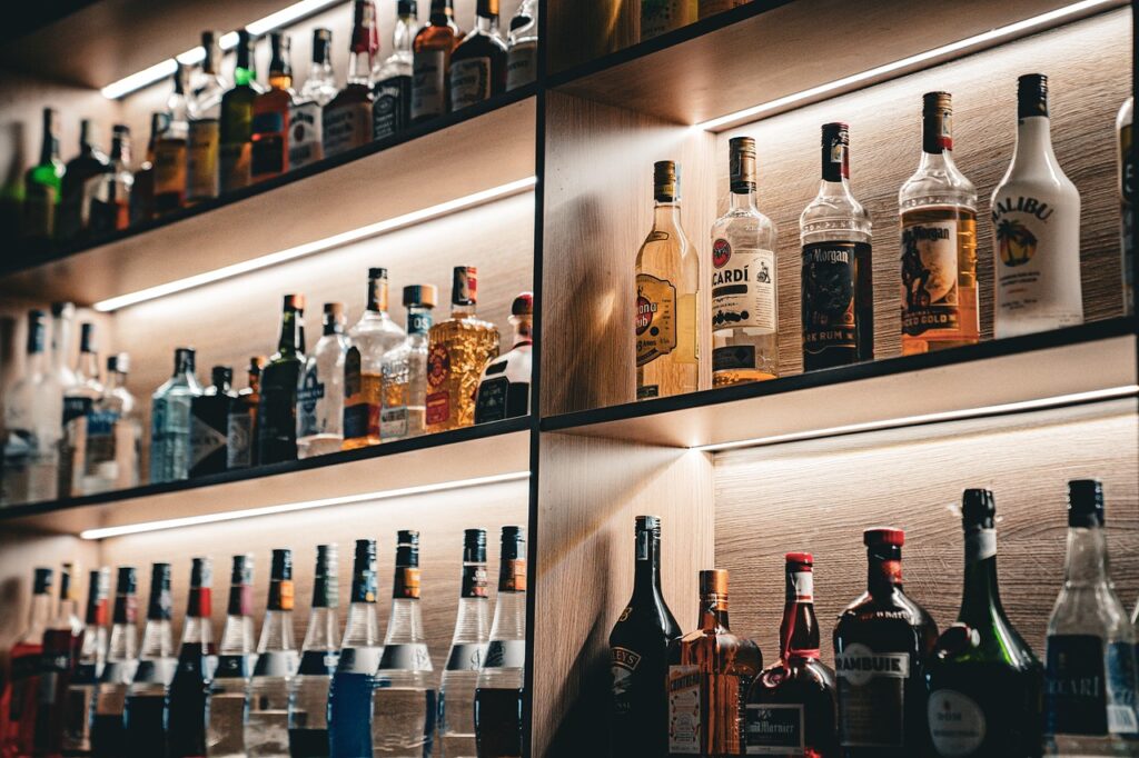 お酒は肌に良い？その真相と効果を徹底解説！