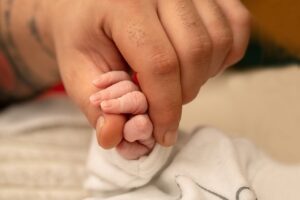 ピーリングは週何回行うべき？男性の肌に最適な頻度は？
