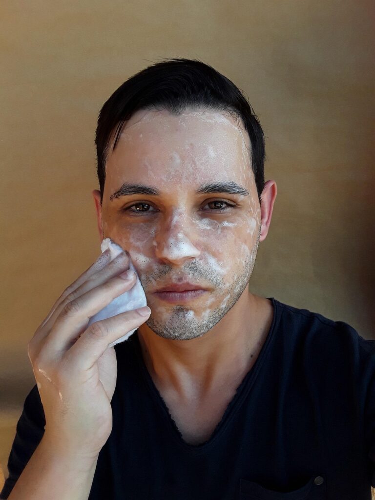 男の朝のスキンケアは何するべき？